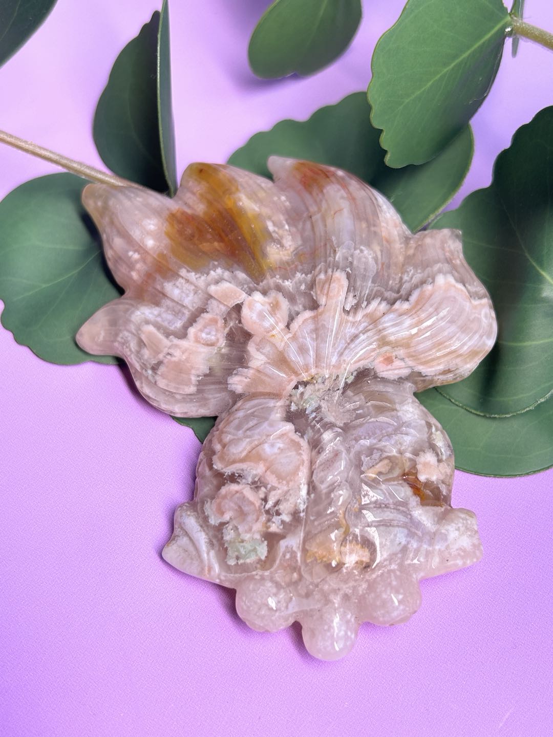 Flower agate goldfish carving